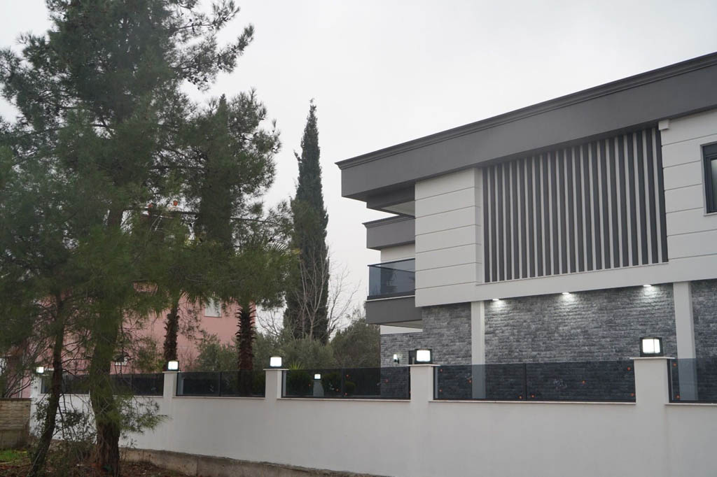 Luxury Villa in Antalya Near the Majestic Toros Mountains