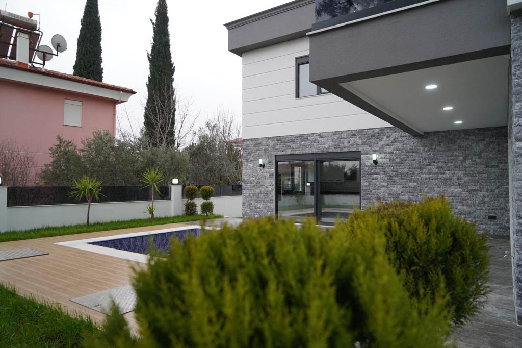 Luxury Villa in Antalya Near the Majestic Toros Mountains