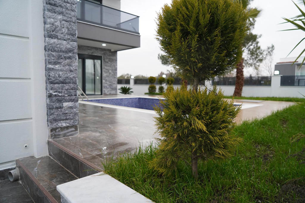 Luxury Villa in Antalya Near the Majestic Toros Mountains