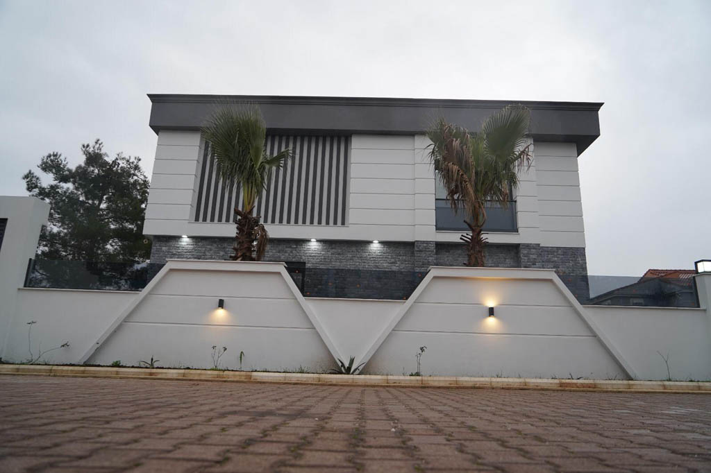 Luxury Villa in Antalya Near the Majestic Toros Mountains