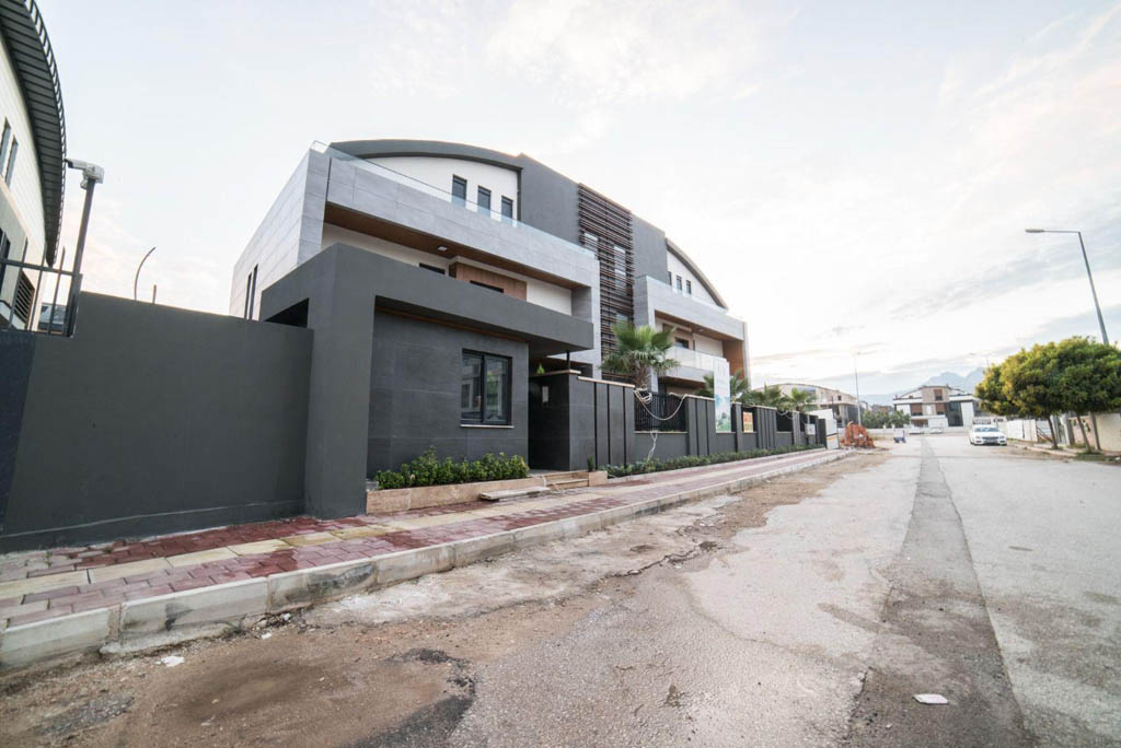 Antalya Konyaaltı'nda Lüks Villalar