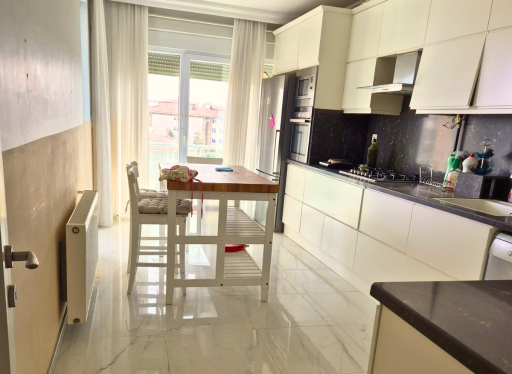 Luxurious 6+1 Apartment in Uncalı, Konyaaltı – Prime Investment Opportunity