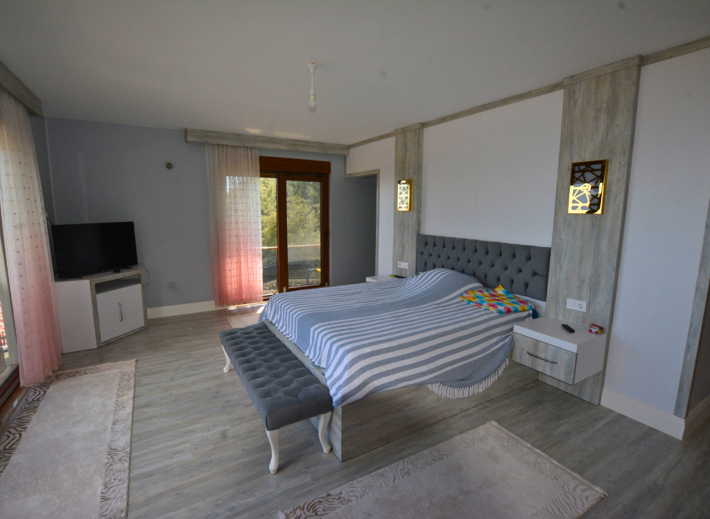 Kemer, Antalya'da Satılık Lüks 5+1 Villa