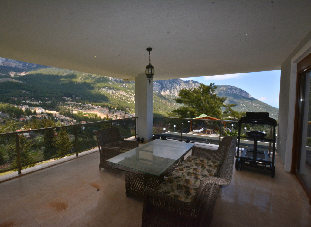 Kemer, Antalya'da Satılık Lüks 5+1 Villa