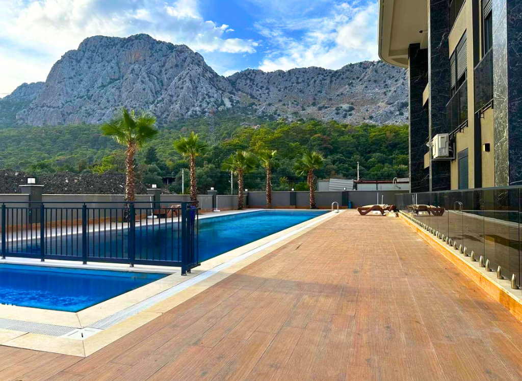 Luxury Duplex Apartment with Mountain Views in Konyaaltı – Hurma
