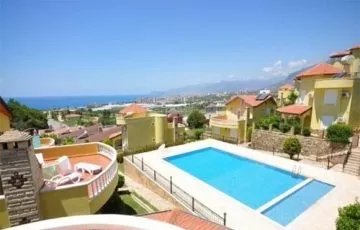 Villas à vendre à Alanya - Villa meublée avec vue sur la mer à Alanya