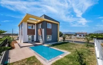 Stand alone villa with a private swimming pool in Döşemealtı Antalya