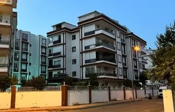Продается просторная квартира в жилом комплексе в Коньяалты