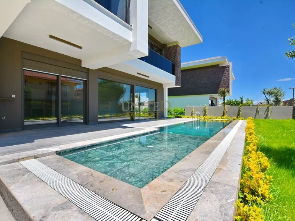 Spacious private villa for sale in Antalya Dosemealti
