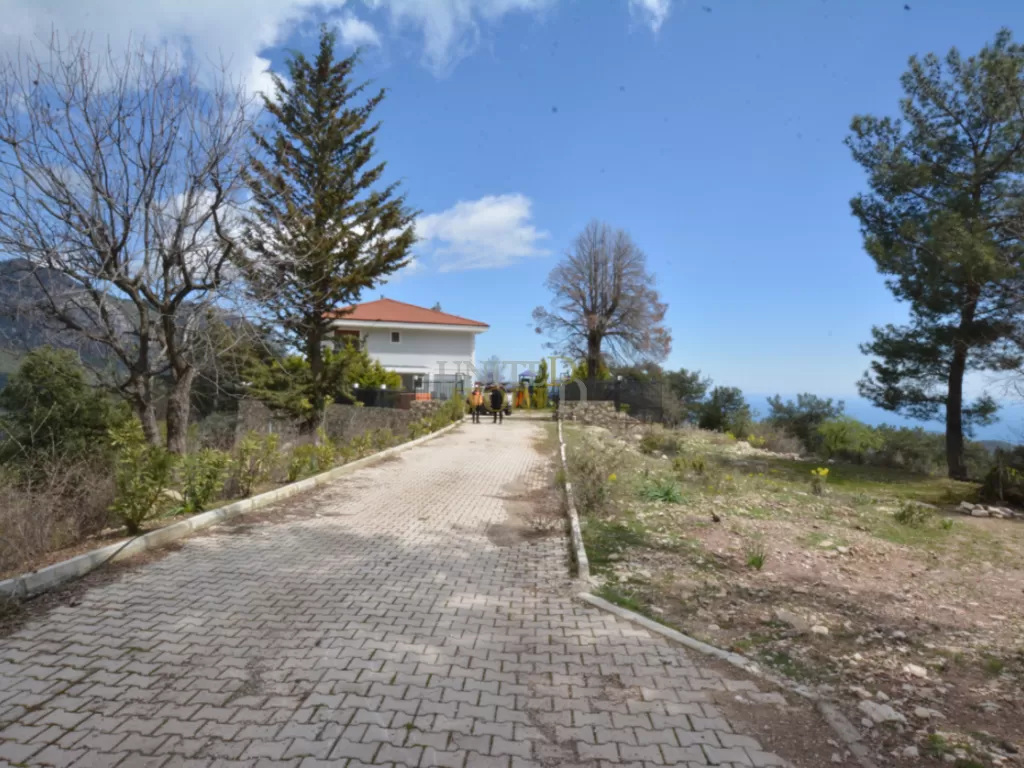 luxury_villa_for_sale_in_kemer_with_open_views_and_complete_privacy__(1).png