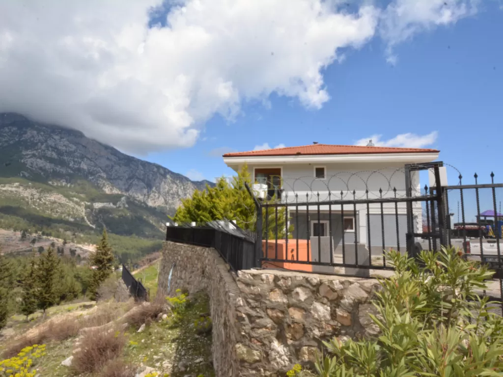 luxury_villa_for_sale_in_kemer_with_open_views_and_complete_privacy__(2).png