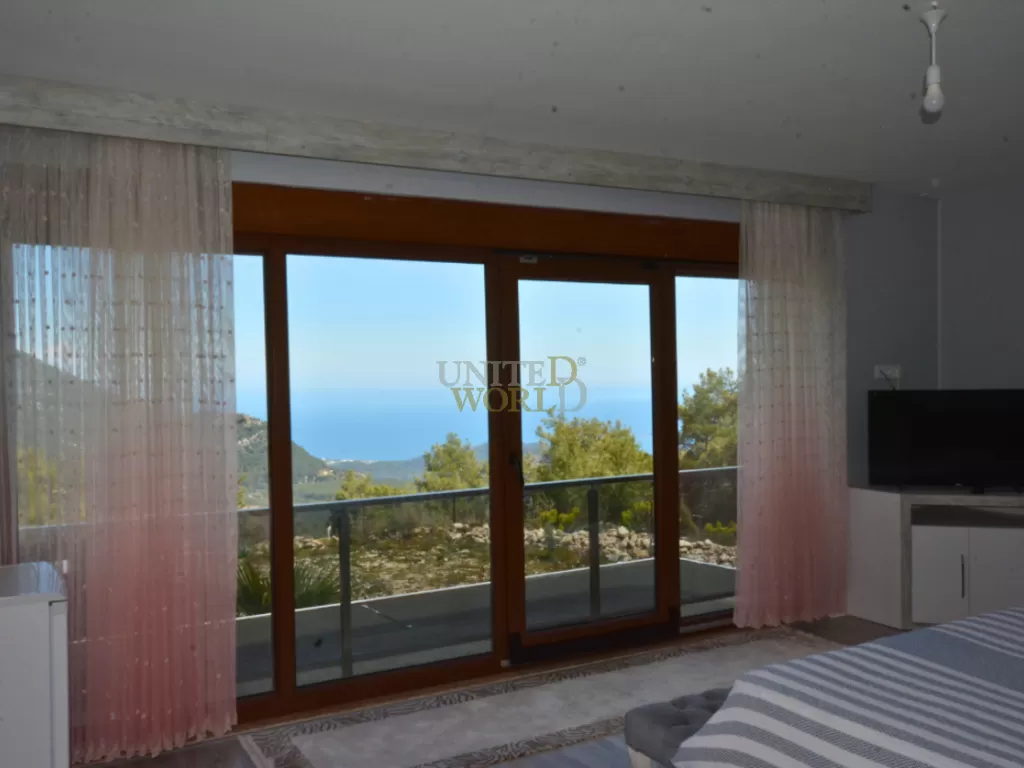 luxury_villa_for_sale_in_kemer_with_open_views_and_complete_privacy__(31).png